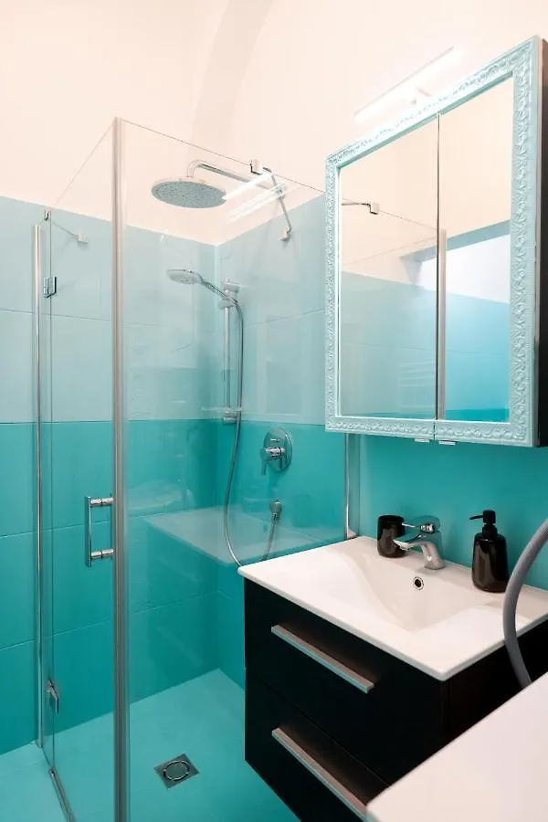 Ombre Apartment With Parking Option 布达佩斯
